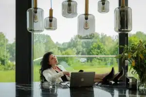 Esenzz foto Songul Kinran in haar eigen droombaan
